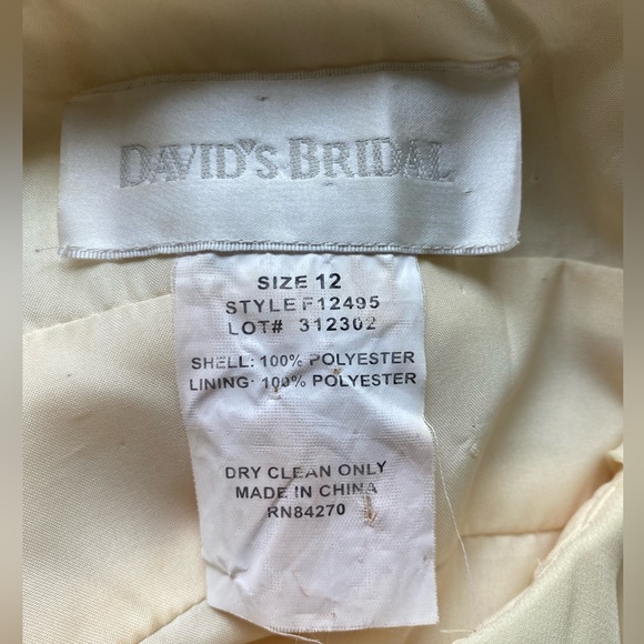 Light Yellow David’s Bridal Empire-Waist dress 00’s style - Picture 7 of 10